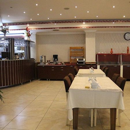 Metropolis Hotell Torbalı Exteriör bild