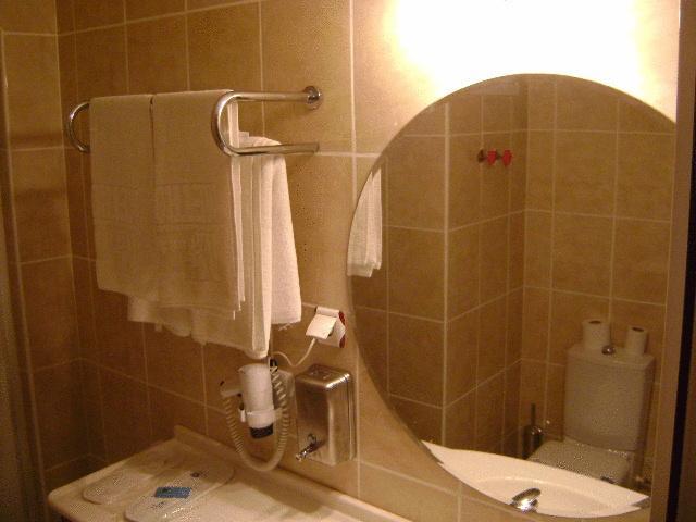 Metropolis Hotell Torbalı Rum bild