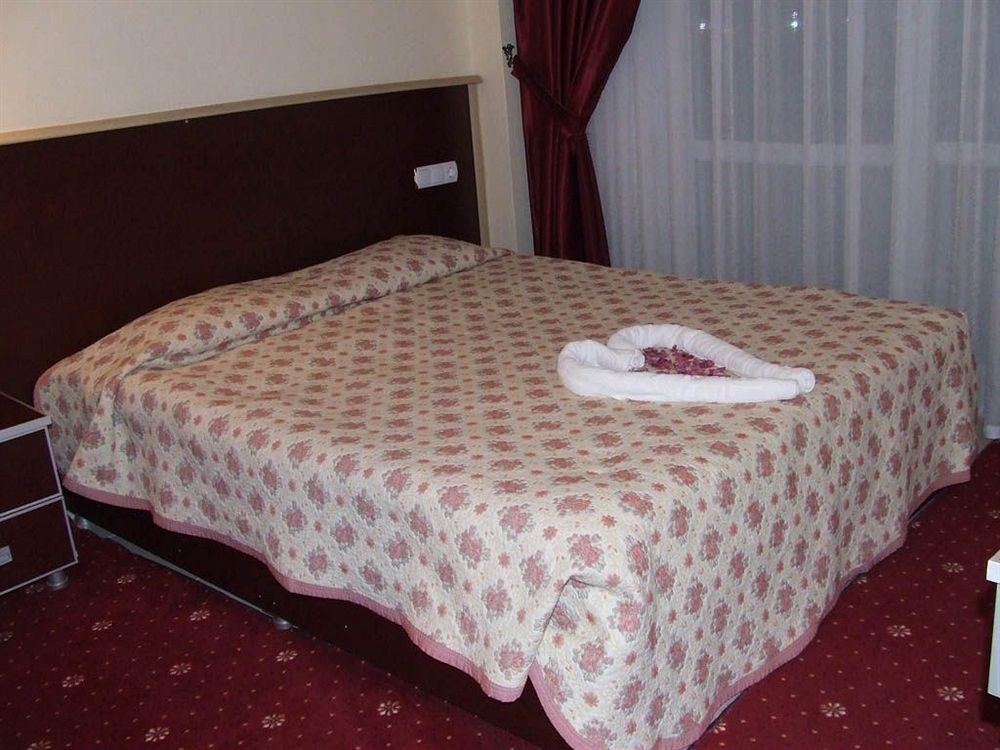 Metropolis Hotell Torbalı Exteriör bild
