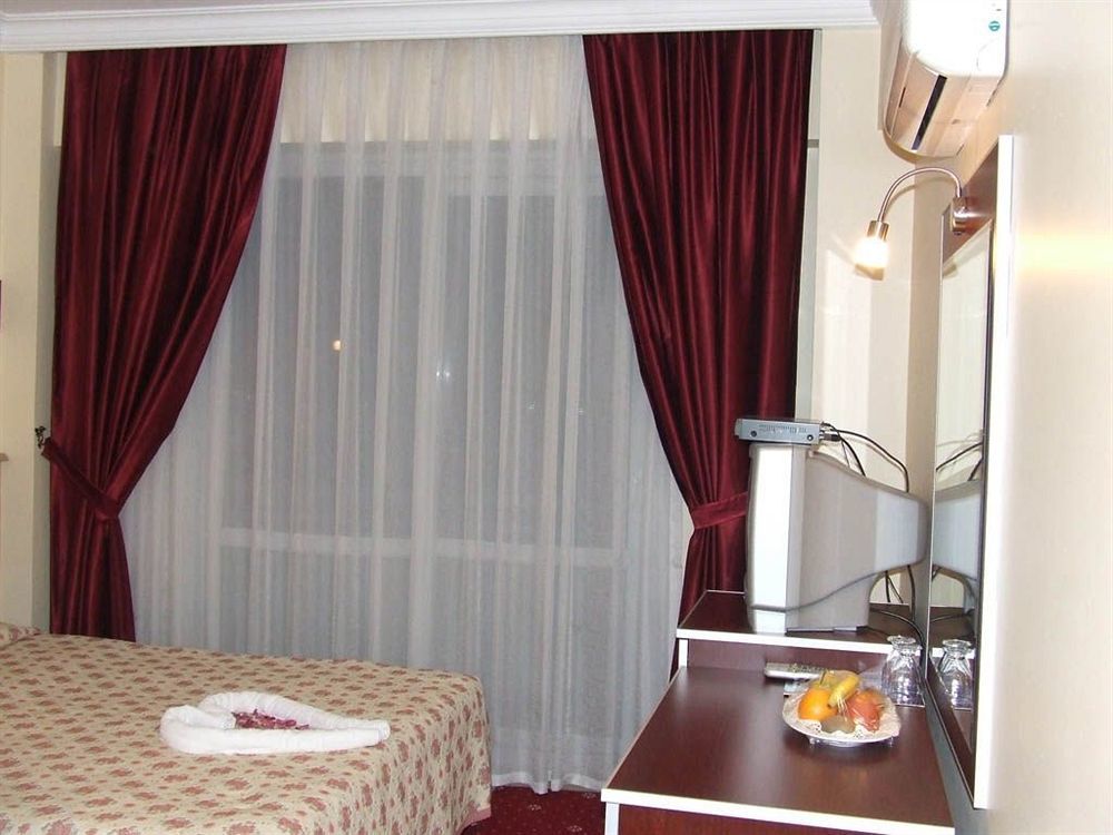 Metropolis Hotell Torbalı Exteriör bild