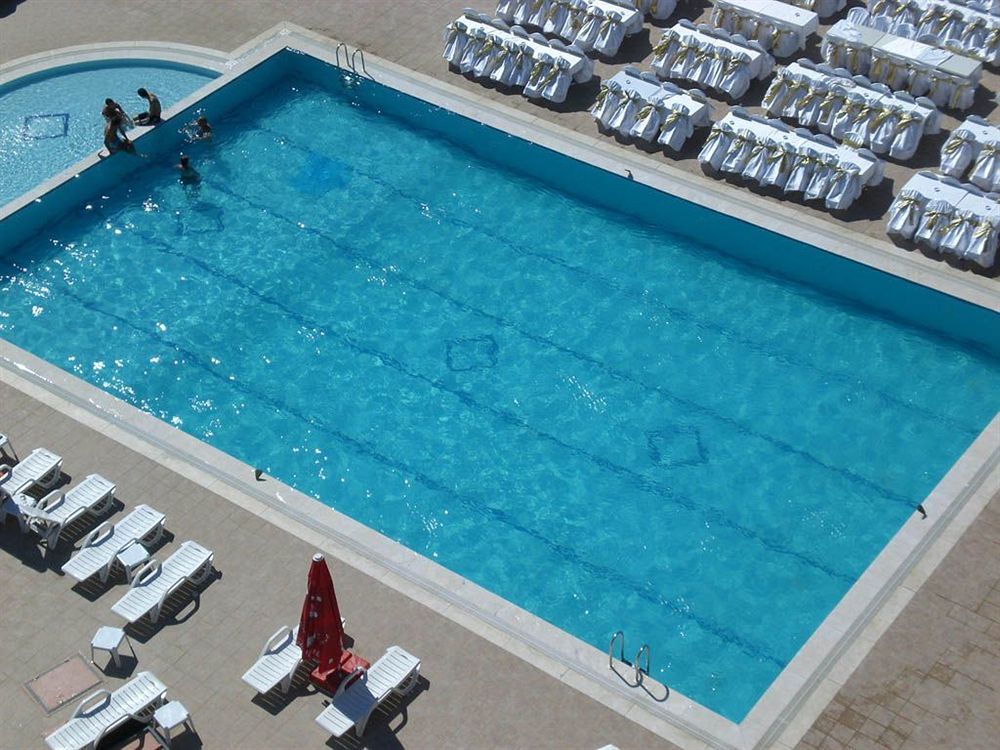 Metropolis Hotell Torbalı Exteriör bild