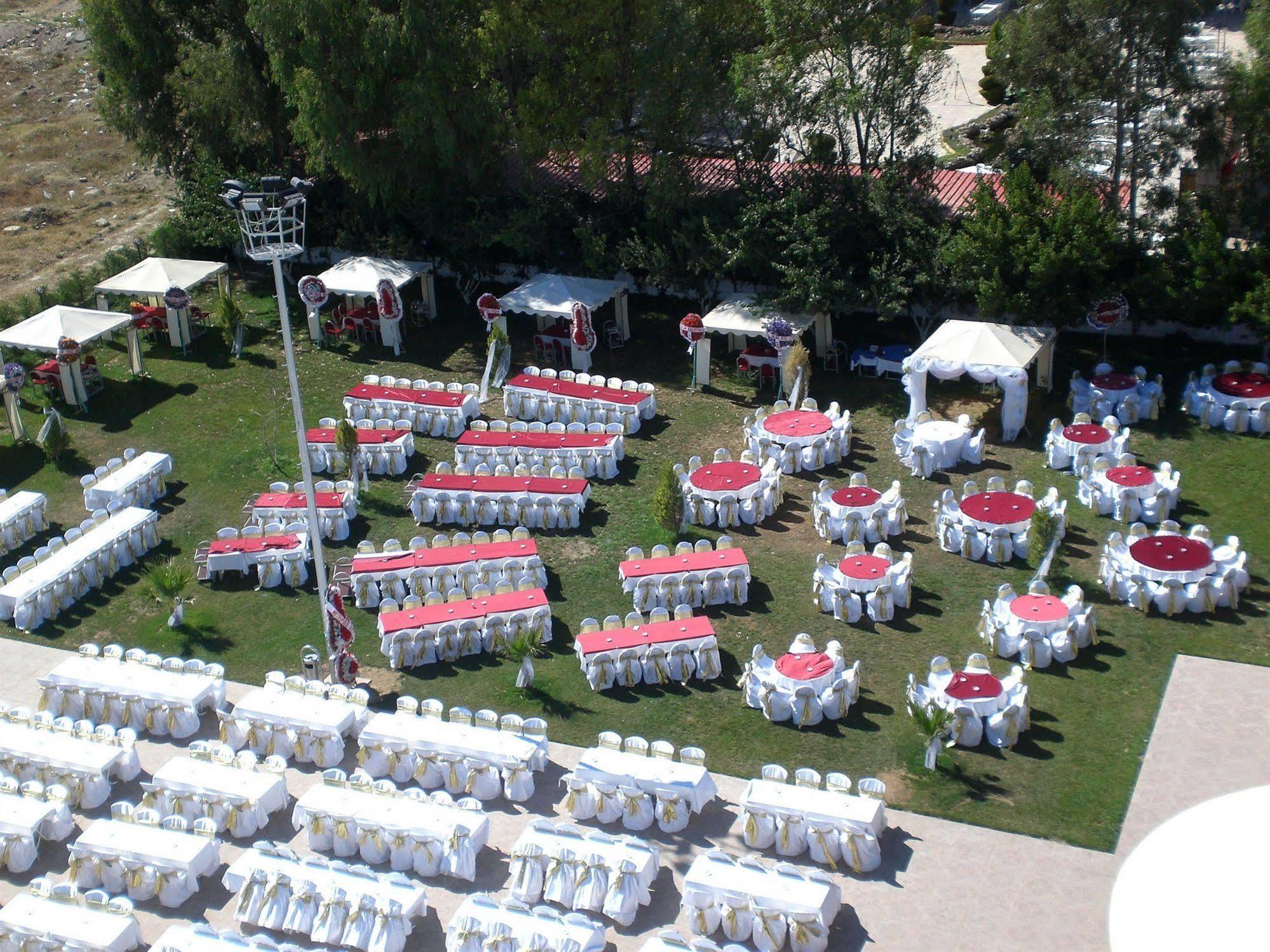 Metropolis Hotell Torbalı Exteriör bild