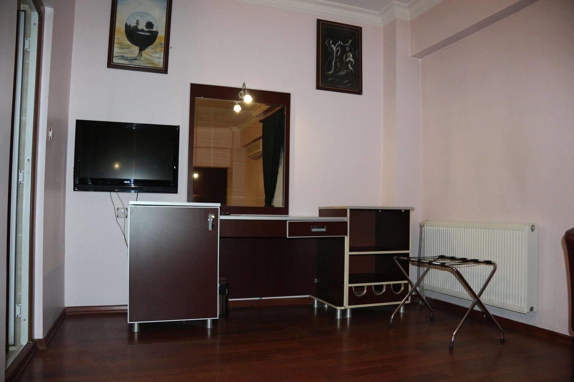 Metropolis Hotell Torbalı Exteriör bild