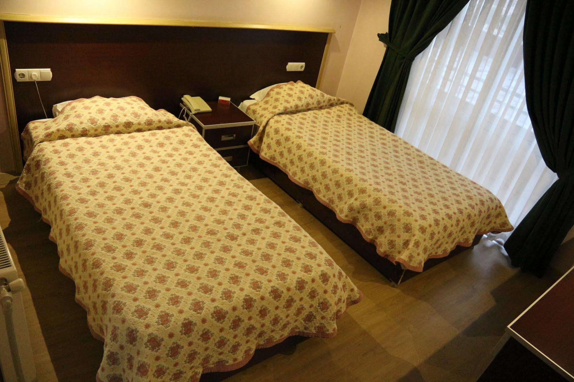 Metropolis Hotell Torbalı Exteriör bild